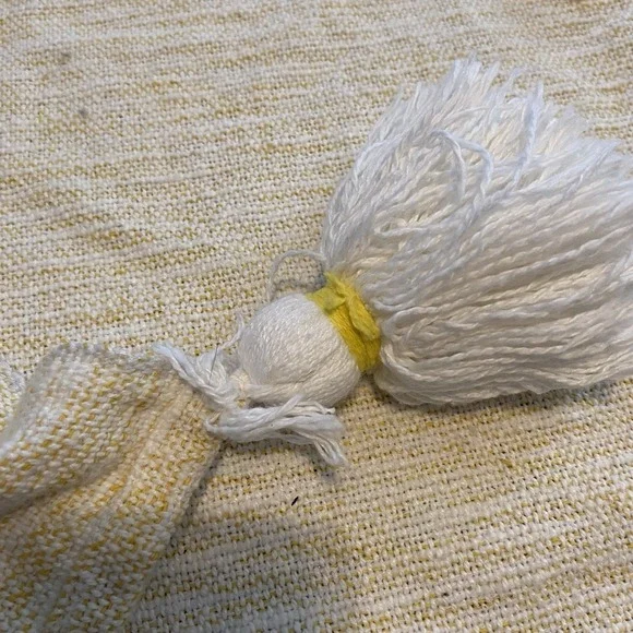 Rachel Zoe Soft Yellow Cotton Throw Blanket White Tufted Daisies Tassels 54x61 - Picture 4 of 9